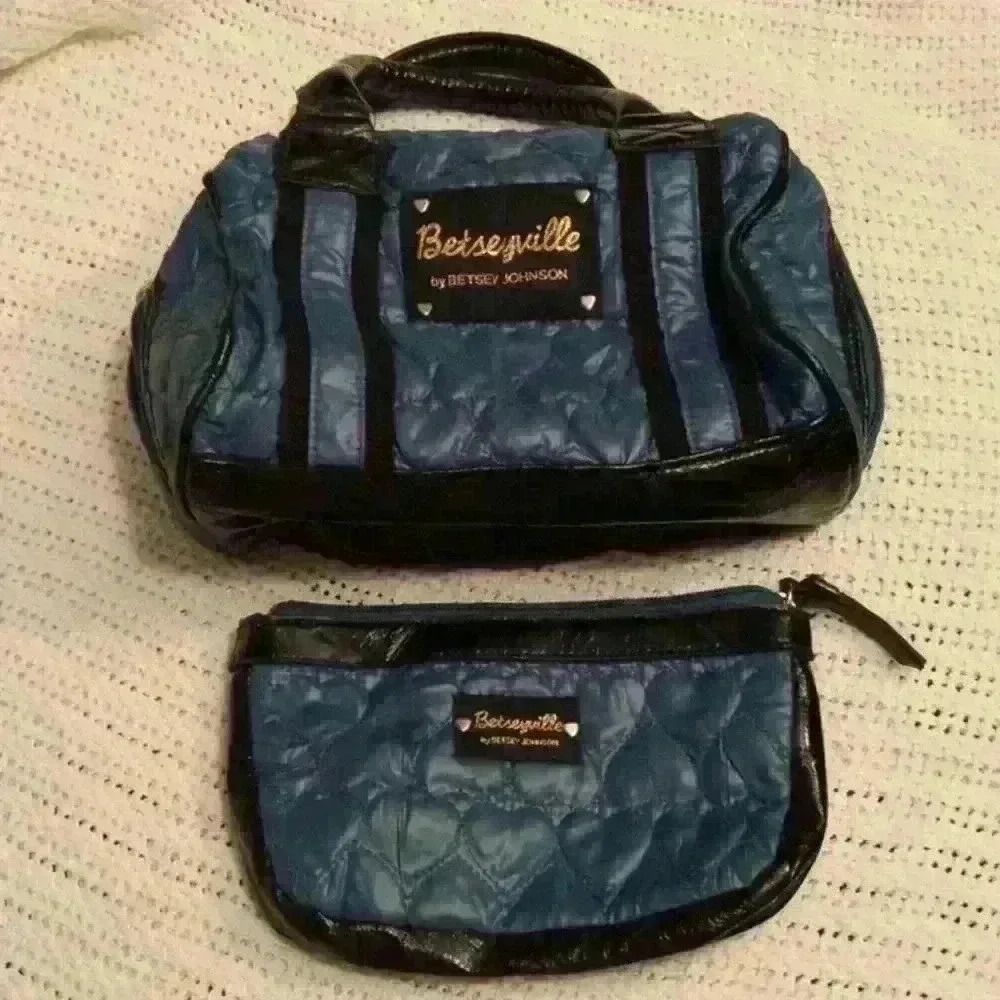 ***VINTAGE*** BETSEYVILLE BETSEY JOHNSON QUILTED HEART PURSE/POUCH SET